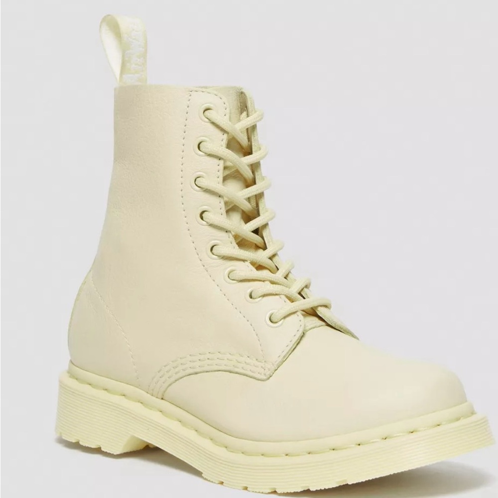 Dr. Martens 1460 Mono lace up boot in Cream